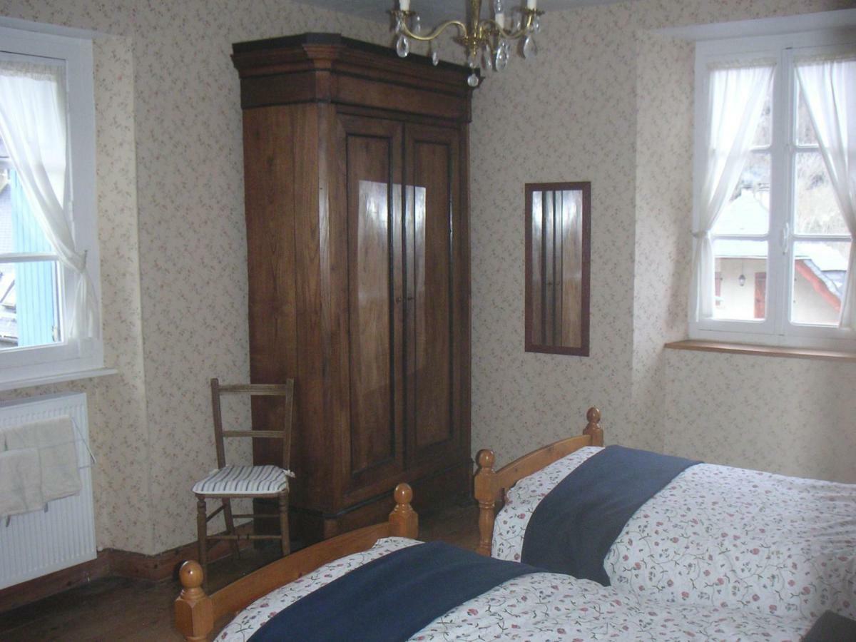 Maison Lacoste Campan Bagian luar foto